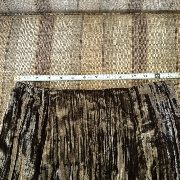 NWT Anthropologie Green Crushed Velvet Skirt - Picture 3 of 4